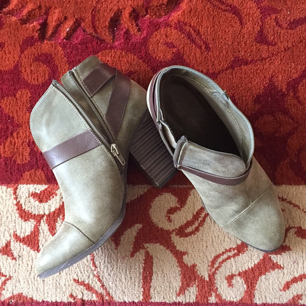 Chunky heel booties